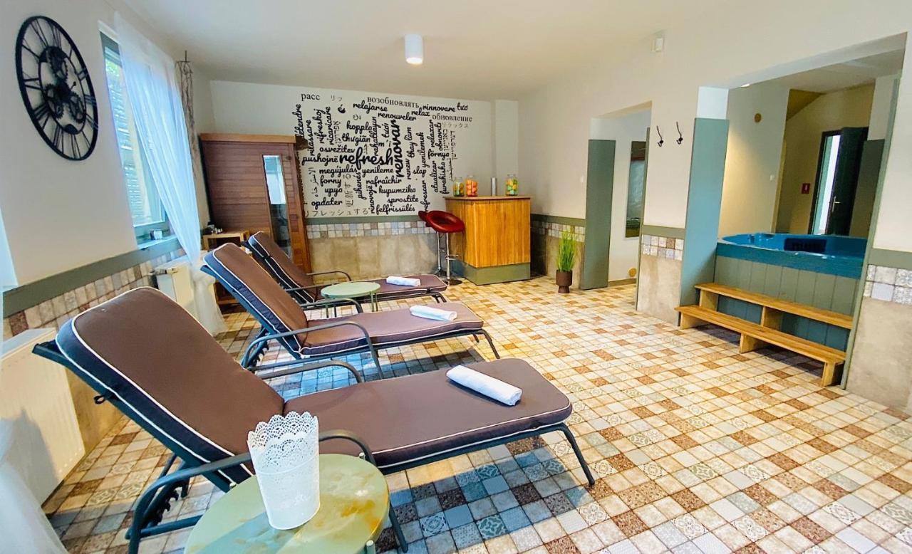 Villa Oliva Boutique Rooms Zamárdi エクステリア 写真
