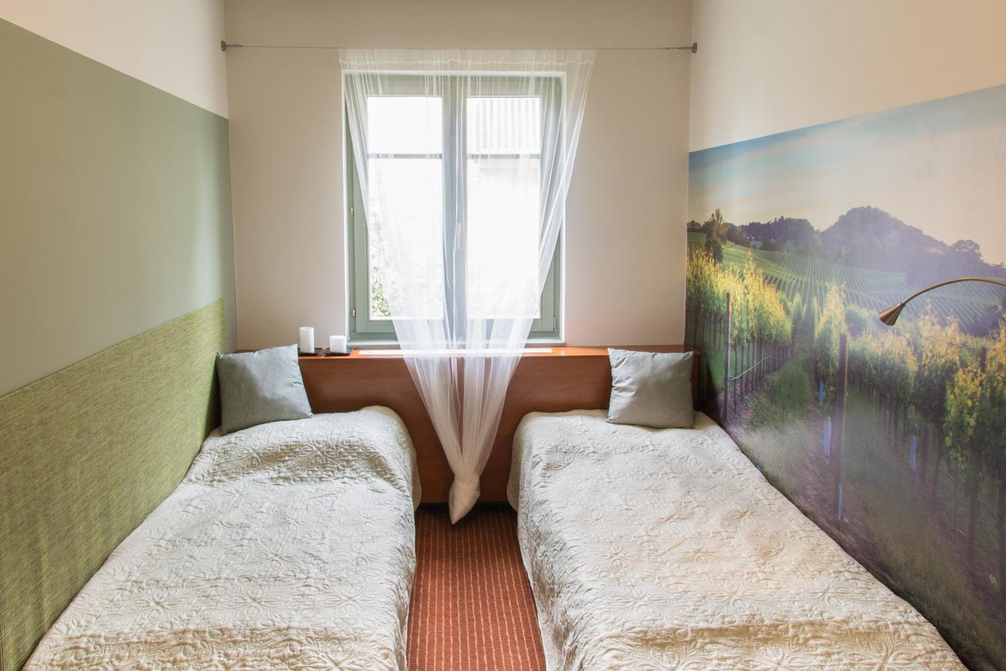 Villa Oliva Boutique Rooms Zamárdi エクステリア 写真