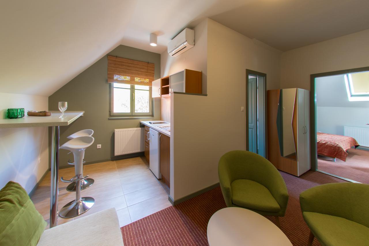 Villa Oliva Boutique Rooms Zamárdi エクステリア 写真