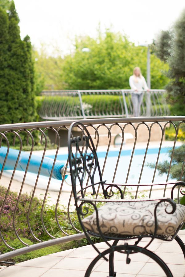 Villa Oliva Boutique Rooms Zamárdi エクステリア 写真