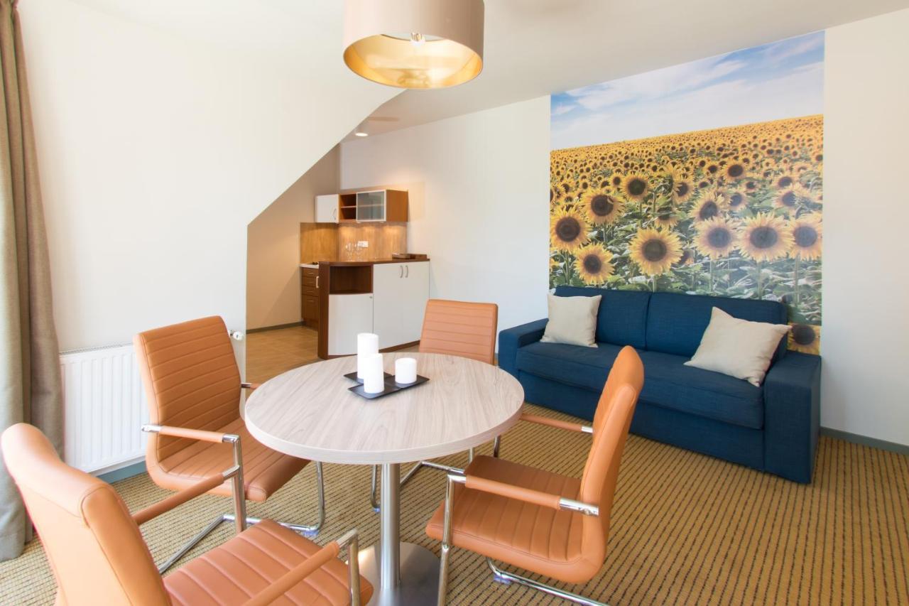 Villa Oliva Boutique Rooms Zamárdi エクステリア 写真