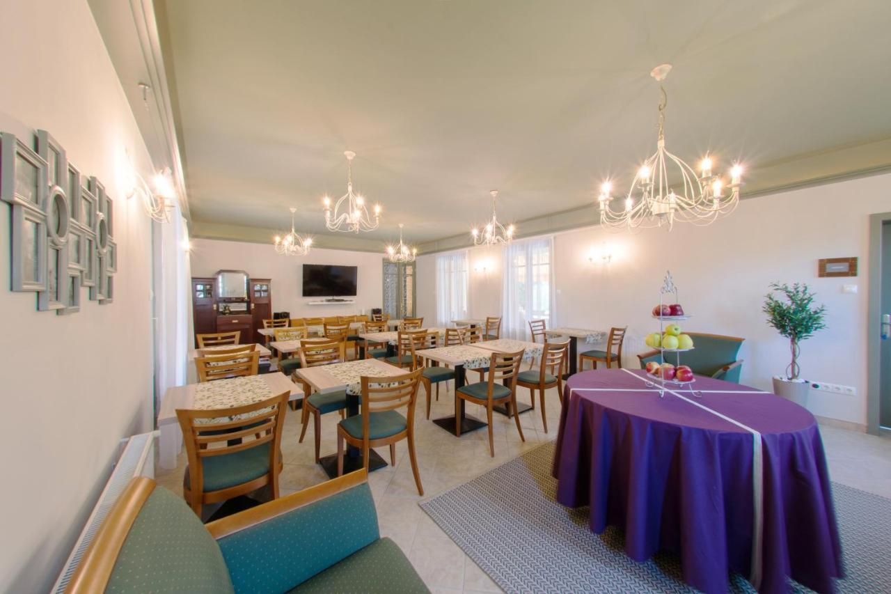 Villa Oliva Boutique Rooms Zamárdi エクステリア 写真
